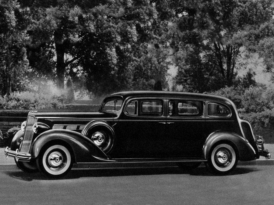  Packard 120 Touring Limousine 1937 года  (фото 1 из 1)